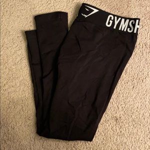 Gym shark leggings